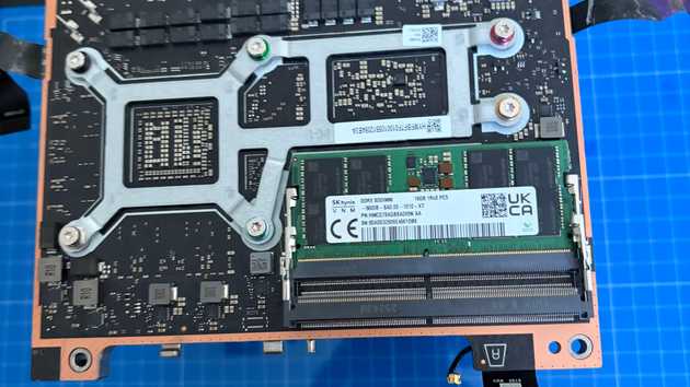 The original memory configuration inside the SteamOS test machine